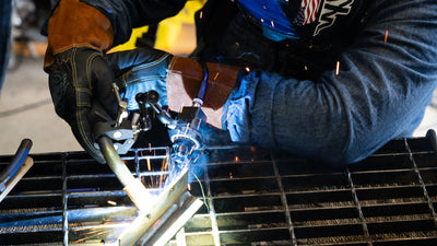 Weld United using the MeltView APEX3 and RAD8 lighting system being used for TIG welding. The APEX3 camera i fixed to the welding torch.